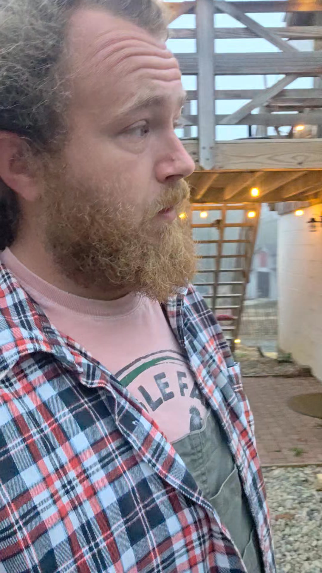 Happy Sunday folks! If you missed yesterday, dont miss today! What an awesome turnout we had for the stand and for the amazing vendors that we had. Don't let the little drizzle of rain stop you from a good time!
Open today 10 to 4 like usual. Food starts at 11:30, farm tour, garden chat, seed starting for kids, and a how to canning class. Don't miss it, its going to be a good time for all.
257 Woodward rd in Brooklyn CT. Look for the open flag and all the people smiling and enjoying the day haha. See you soon.
Simply Growing Food