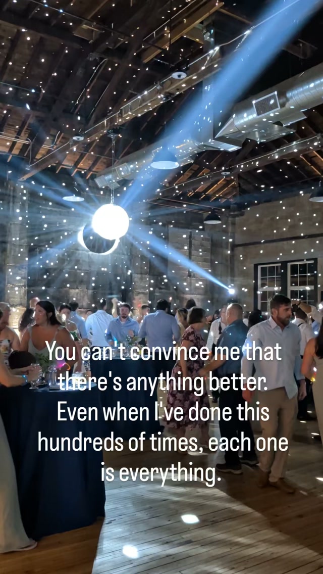 Even after all these years, this job never gets old.
Last night's ⭐⭐⭐⭐⭐ team.
#newenglandwedding
#bostonwedding
#massachusettswedding #historicweddingvenue
@oliopeabody
@withoutahitch
@vinwoodcaterers
@ebs_live
@tealhairstudio
@stayhotelsalem
@jamesbillerlighting
@em_ven
@amandagilphoto
@michaelslimousineco
@firststudentinc
@granitecoastbrewing
@poppyflowersco
@b.wildbakingco
@sjspeabody