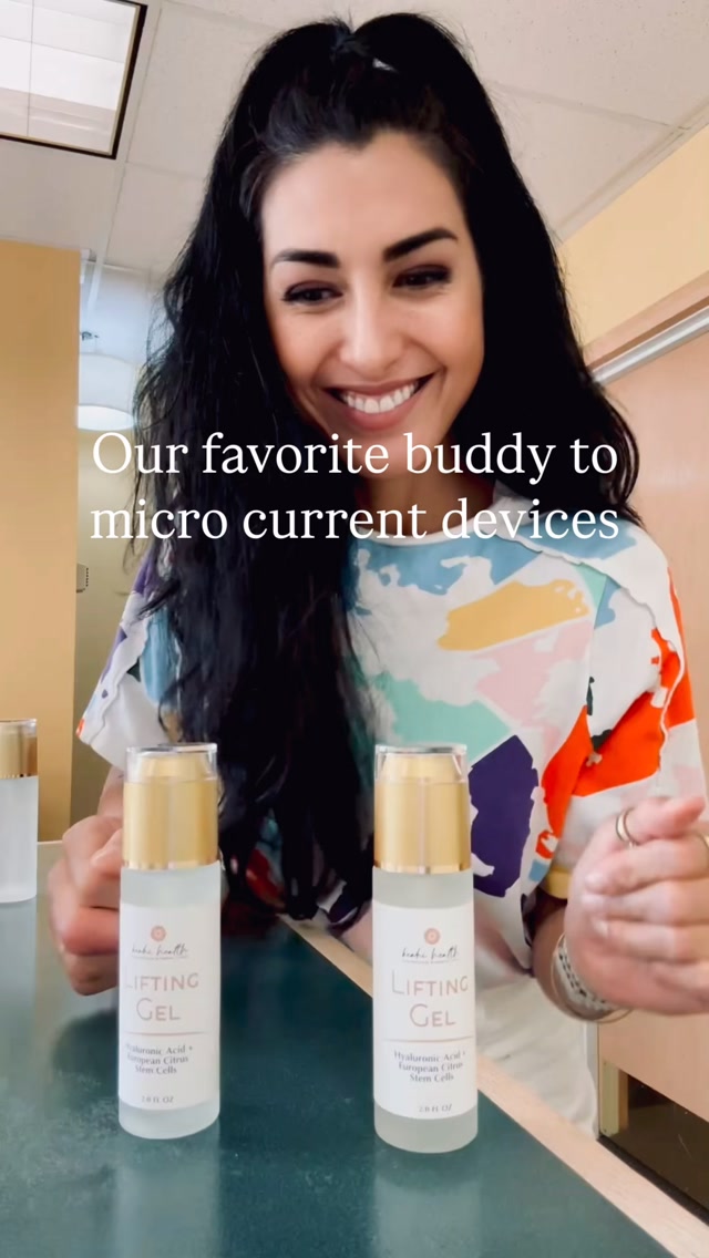 Excited to give Lifting Gel it’s rightful due …it supports the skin for a more lifted appearance, even if you don’t use a device with it #acupuncturistsofinstagram #microcurrent #facialdevice #electrofacelift #naturalfacelift