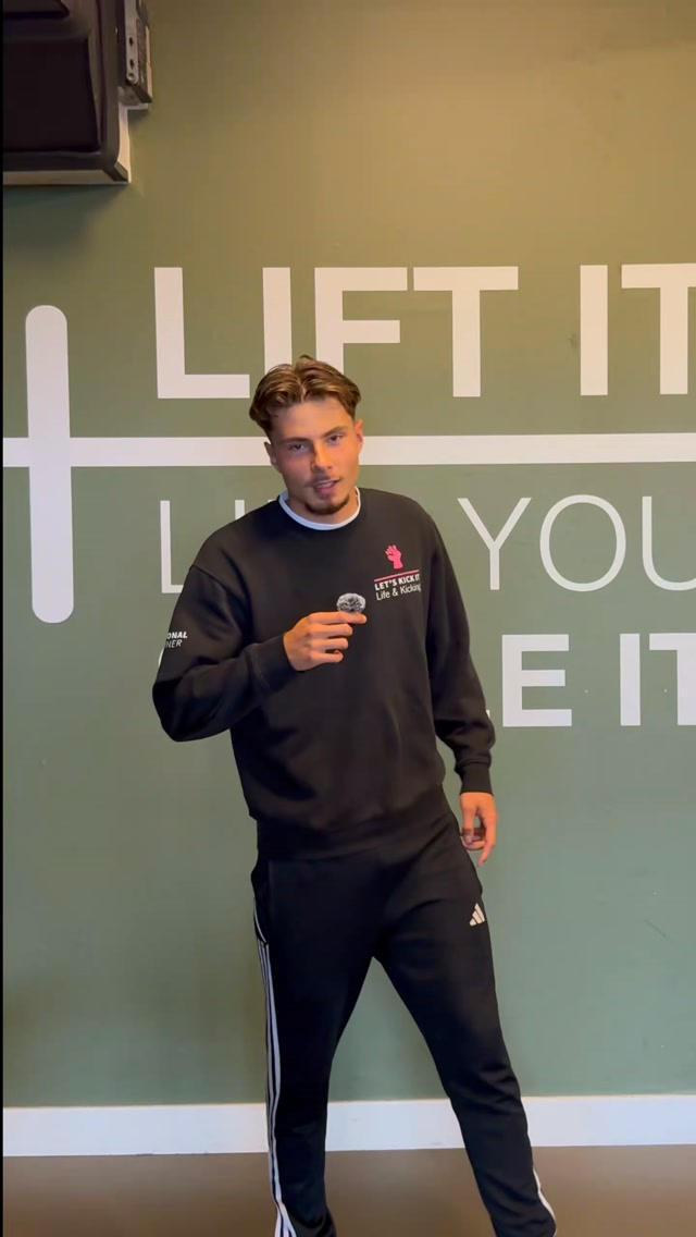 Even iets anders dan trainen... 😄
Onze coaches hebben ook zo hun favorieten. Vandaag is het tijd voor een nieuwe This or That met @senna.botterhuis!
Ben jij team hetzelfde of zou jij juist heel anders kiezen? Laat het weten in de reacties! 👇
#lifeandkicking #lifeandkickingcommunity #ijburg #personaltrainingijburg #groepslessenamsterdam