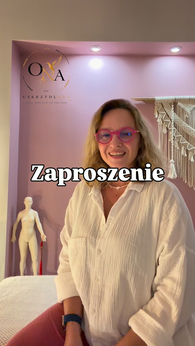 Czasem tak bardzo skupiamy się na tym, co jeszcze trzeba zrobić, załatwić i ogarnąć, że siebie zostawiamy na sam koniec.
A przecież my też potrzebujemy przestrzeni, w której możemy się zatrzymać. 🌿
Dlatego razem z blisko 20 specjalistkami stworzyłyśmy „Uskrzydloną” – całoroczną, bezpłatną przestrzeń wsparcia dla kobiet. ❤️
Będziemy dzielić się wiedzą, doświadczeniem, inspiracją i tym, co może pomóc Ci lepiej zadbać o siebie – o swoje ciało, emocje i codzienny dobrostan.
I naprawdę nie musisz niczego „naprawiać” ani być w konkretnym momencie swojego życia, żeby do nas dołączyć.
Możesz po prostu potrzebować chwili dla siebie. 🌸
Jeśli czujesz, że to może być Twoje miejsce:
👇 Napisz w komentarzu USKRZYDLONA, a wyślę Ci informację, jak dołączyć do grupy.
Zaopiekuj się sobą w Bertha Holistic.