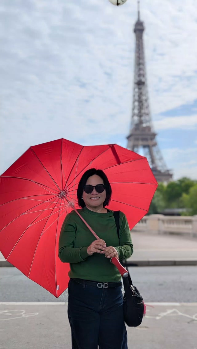 𝗣𝗮𝗿𝗶𝘀𝗧𝗮𝘆𝗼𝗧𝗼𝘂𝗿: Solo traveling doctora and my heart umbrella.😍
Thankful for our life's chikahan, business advice, and travel stories, @dangdangmd 😘
#paristayotours #paristourguide #parisforpinoys #paris #pinayguideparis
Check prices and packages at: www.paristayo.com
DM lang kung di niyo makita ang dates na gusto niyo. Hope to see you!🥰