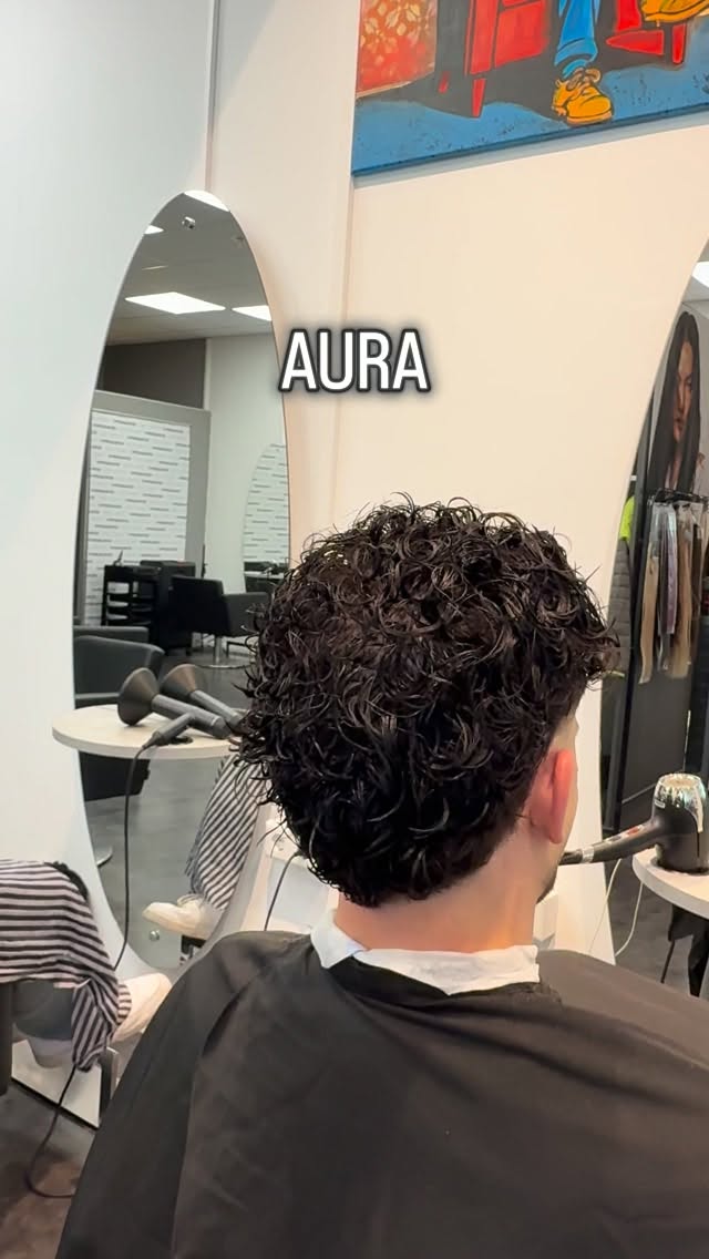 Wieder einmal hatten wir einen Kunden aus Münster bei uns in Bremen zu Besuch – extra angereist für seine Dauerwelle bei Furkan’s Atelier. Vielen Dank für dein Vertrauen! 🤝✨
#furkansatelier #friseurbremen #dauerwelle #hair friseurniedersachsen