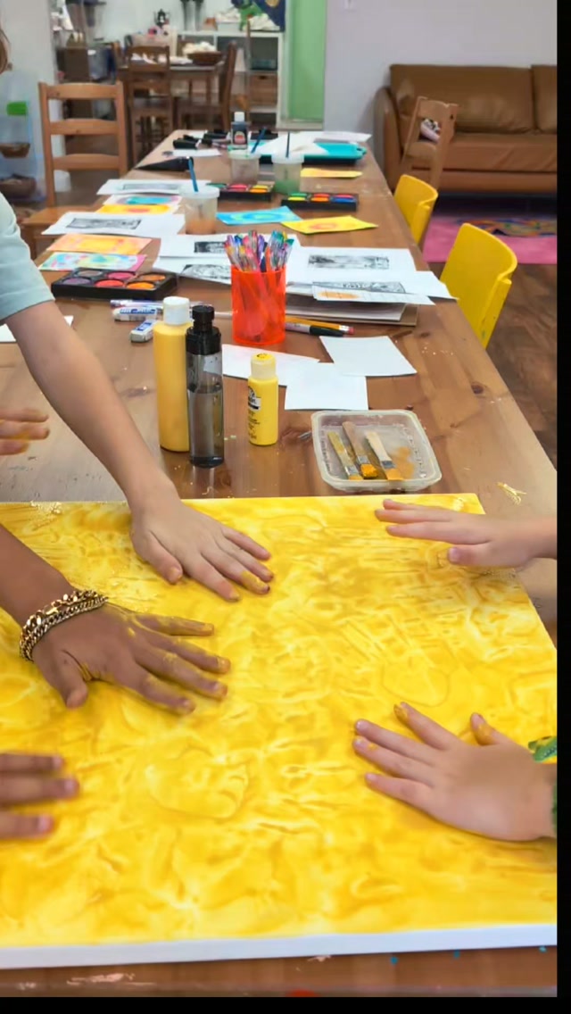 What happens when we skip the brushes and use our hands instead? Feeling the paint, making marks, creating handprints, mixing colors, and discovering how the paint moves and changes with every touch.
