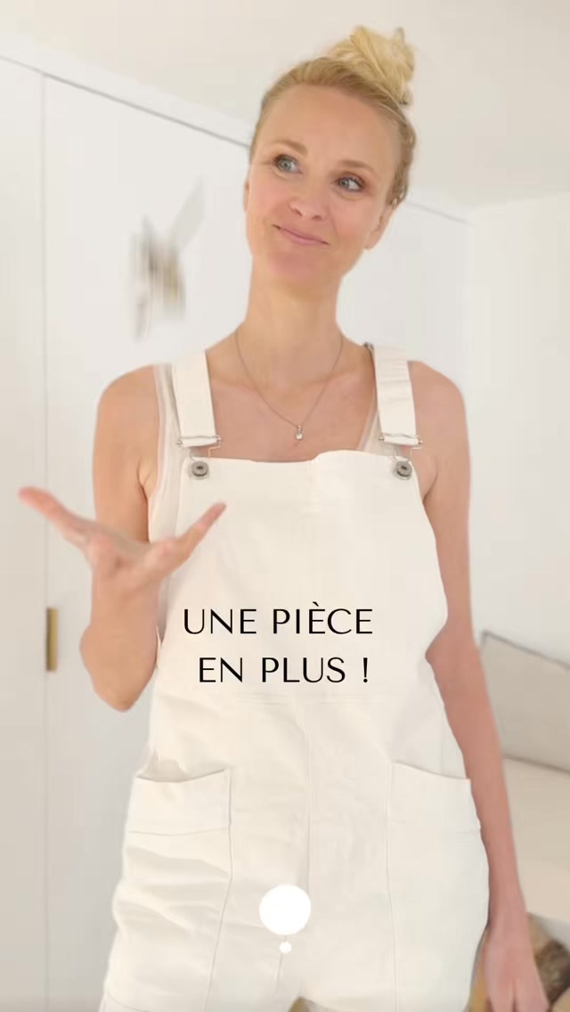 Aimeriez-vous avoir une pièce en plus ?
🌿
C’est un peu le rêve que l’on fait tous à un moment donné : découvrir une porte secrète dans notre intérieur qui même à une pièce en plus…
🌿
Et bien dites-vous que cette pièce elle existe déjà ! Peut-être pas sous forme de pièce indépendante, mais de mètres carrés que vous pourriez récupérer…
🌿
En éliminant ce qui est là pour de mauvaises raisons, ce que j’appelle le « trop-plein » , je vous assure que vous allez libérer de la place dont vous avez tant besoin !
🌿
La bonne nouvelle c’est que ce n’est pas que ça que vous allez libérer. Vous allez également libérer du temps, de l’énergie et de l’argent.
🌿
Alors même si pour vous ce n’est pas une question de place, faites du tri, vous verrez la sensation est géniale ! Si j’avais une pièce en plus je ferais bien une terrasse !
🌿
Et vous ? Que feriez vous de cette pièce en plus ? Dites-l’empire en commentaires et d’ici là allez à l’essentiel !
.
.
.
.
#ecologiedinterieur #declutteryourmind #vivreavecmoins #organisationmaison #rangement