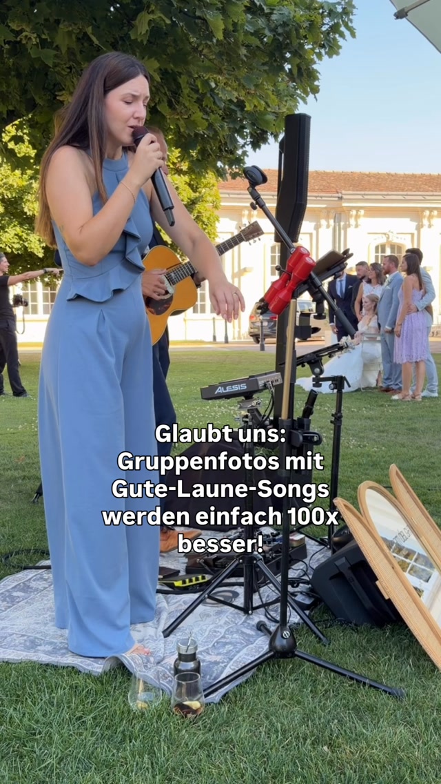 Unser Tipp: Macht die Gruppenfotos in der Nähe der Livemusik! Thank us later 😉
Und…Wem fällt der kleine Textpatzer auf? 😅
#acousticduo #agape #hochzeitssängerin #akustikduo