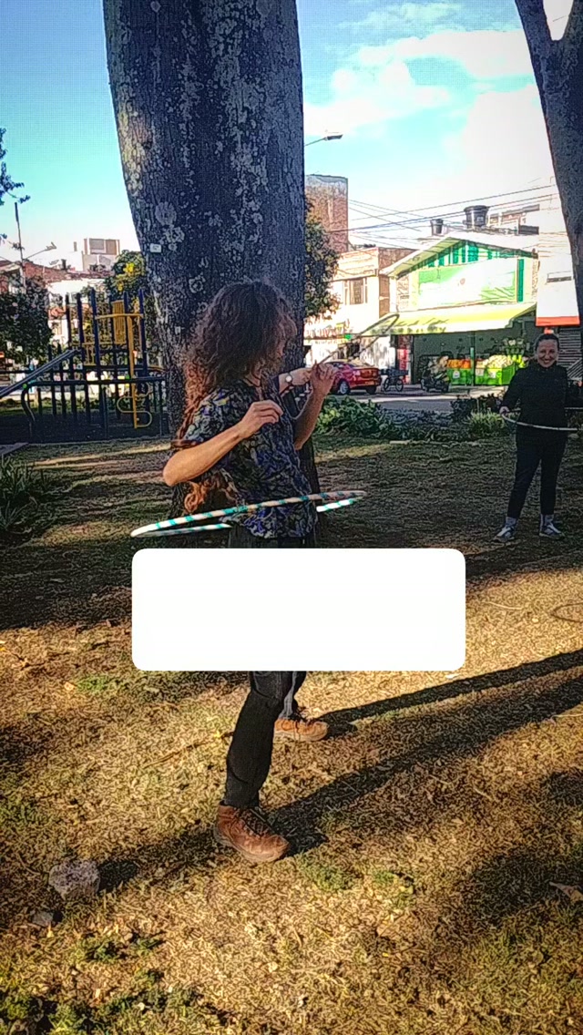 No olvides seguir nuestra cuenta @escuelaslackbogota
Tres amigas estuvieron de visita aquí en el país. Se bajaron del avión y vinieron directa clase gracias a la influencia de nuestra estudiante Ángela.
La pasaron maravilloso.
#bogota #travel #Slacklinelab #viveelequilibrio #desarrollopersonal