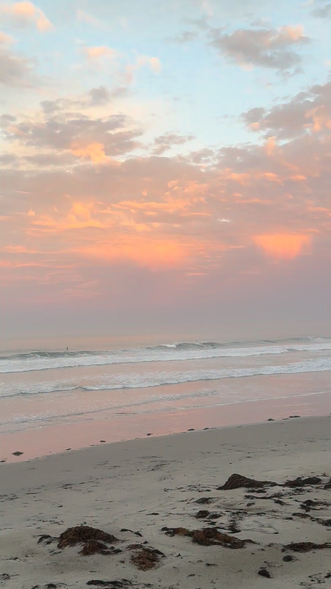Good morning! I guess this is called “virga”- a precipitation shaft that evaporates before it reaches the ground. #sunrise #weather #TropicalVibes