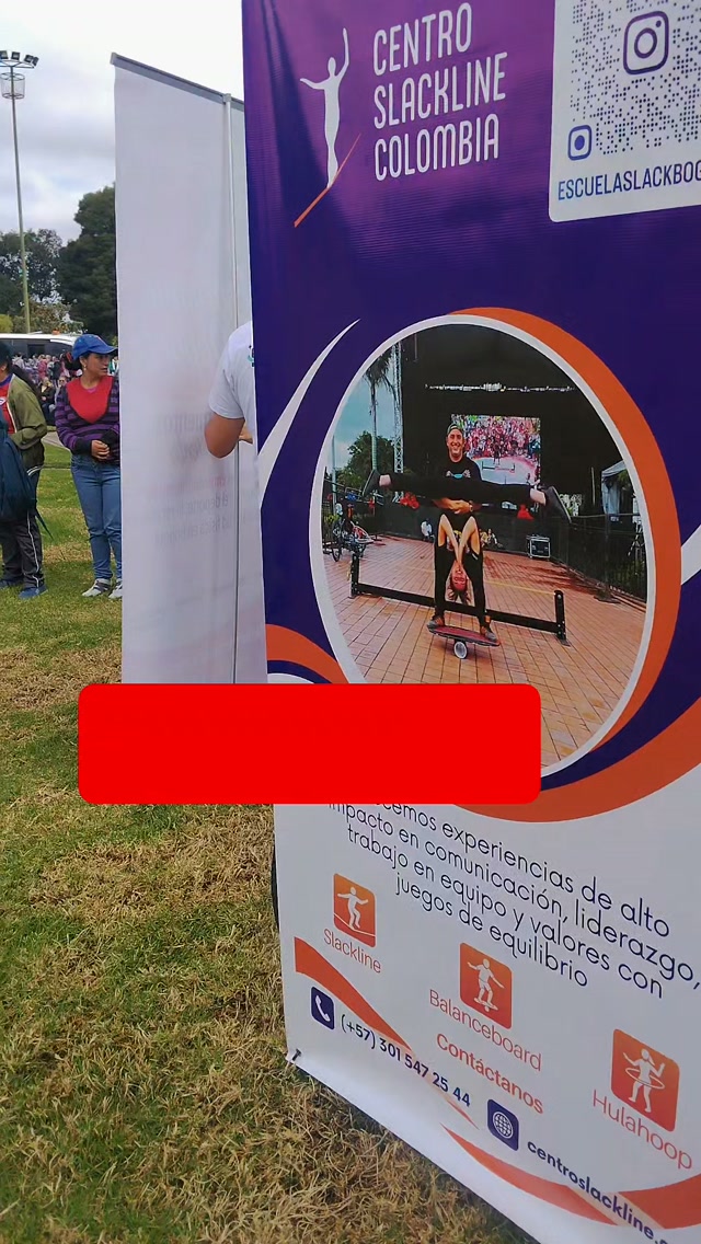 No olvides seguir nuestra cuenta @escuelaslackbogota
Estamos muy felices y agradecidos con la secretaría de desarrollo económico del instituto distrital de recreación y deportes por habernos invitado a la feria un nuevo comienzo celebrada el día viernes en las instalaciones del Palacio de los deportes.
Impactamos a unas 45 personas adultos mayores que se beneficiaron con nuestras dinámicas de equilibrio y reconocieron el valor de este concepto en sus agendas personales desarrollando confianza y seguridad mientras conectaban con sus niños interiores.
#Slacklinelab #vivelamagiadelequilibrio #bogota #adultomayor #hulahoop