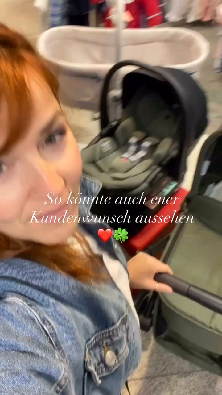 💚 So könnte euer Kundenwunsch aussehen 💚
Wieder eine junge Familie glücklich gemacht! 🥰👶
Diesmal durfte ich einen ganz besonderen Kundenwunsch erfüllen: das Kombiset ABC Salsa 5 Air in Olivgrün. 🌿✨
Ihr habt einen bestimmten Kinderwagen, eine besondere Farbe oder ein ganz bestimmtes Produkt im Kopf, das ich aktuell nicht im Laden stehen habe?
Sprecht mich einfach darauf an! 😊
Ich versuche sehr gerne, eure Wünsche möglich zu machen und genau das zu finden, was zu euch und eurem kleinen Schatz passt. ❤️
📲 Schreibt mir gerne eine WhatsApp oder kommt einfach im Babyhaus Dessau vorbei.
Ich freue mich darauf, auch euren ganz persönlichen Kundenwunsch zu erfüllen! 🥰
Eure Christin vom Babyhaus Dessau 💚
#babyhausdessau #kinderwagen #abcdesign #erstaussttattungfürsbaby #mamasein #papasein #herzensladen #dessau #dessaurosslau