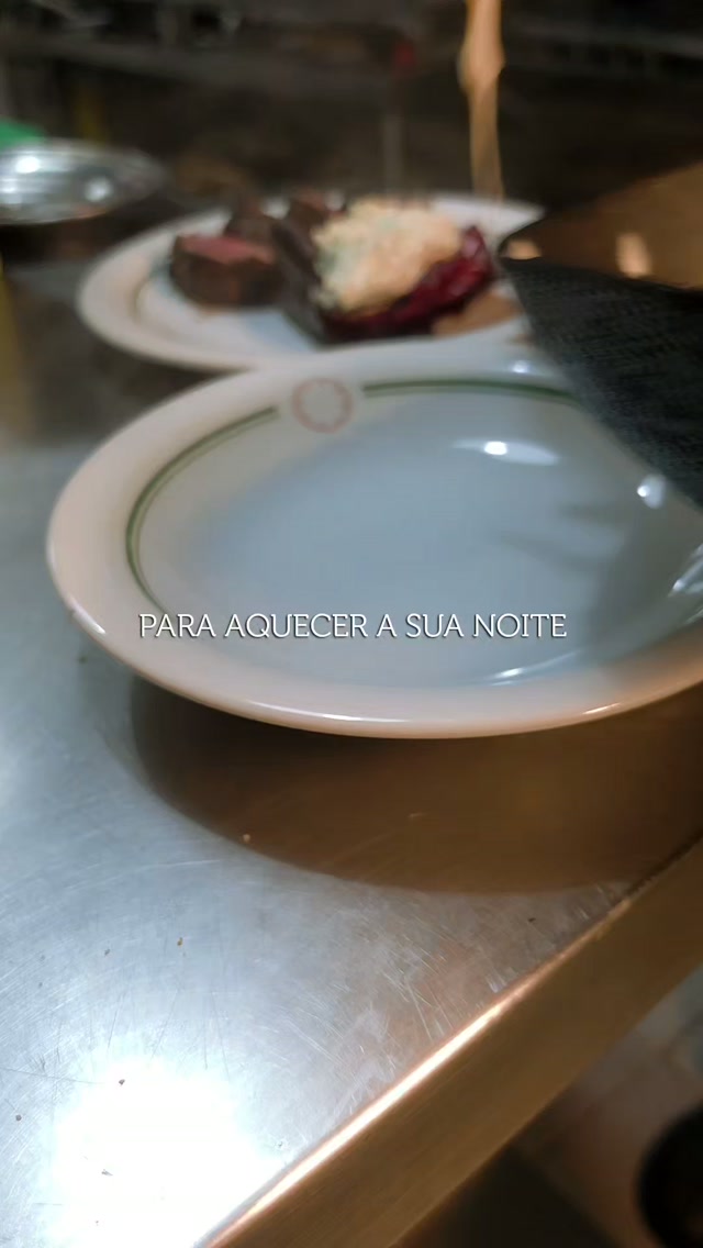 Aquele Fetuccine preparado na casa
Acompanhado de cogumelos, mascarpone, limão siciliano, migas e queijo maratimba.
Vamos experimentar?