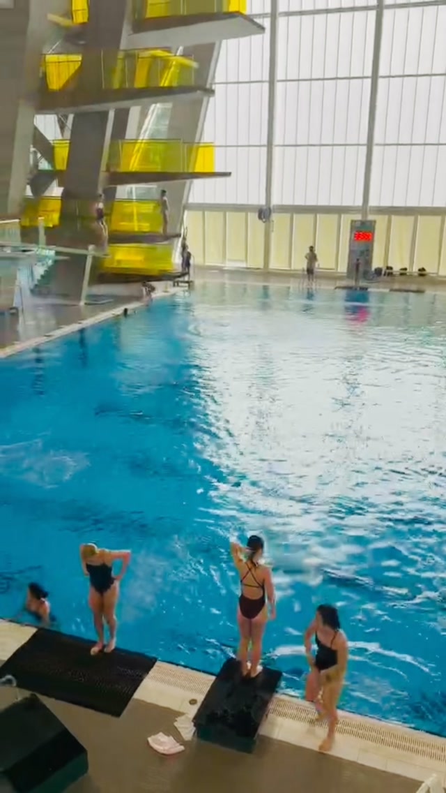 💙 Stronger Together — This Is the Diving Community 💙
A heartfelt thank you to SSWRD for welcoming our iDive athletes and giving them the opportunity to train alongside your team this summer and coming year!
After the closure of Vancouver Aquatic Centre, this summer brought many changes and challenges for iDive. Having another diving club open its doors, share its training space, and welcome our athletes meant so much to us.
This is what makes the diving community special. ❤️
We may train with different clubs and compete against each other at meets, but when challenges arise, we support one another, share what we have, and help keep our athletes moving forward.
To the coaches, athletes, families, and everyone at SSWRD— thank you for your kindness, generosity, and support. We are truly grateful for the friendship between our clubs.
Because diving is more than a sport.
It is a community. And we are stronger when we support each other. 🤝💙
From all of us at iDive — thank you, SSWRD! 🙏❤️
Every practice builds us.
Every takeoff moves us forward.
#idivevancouver #teamidive #thankyou #CommunitySupport #whiterockdivers
