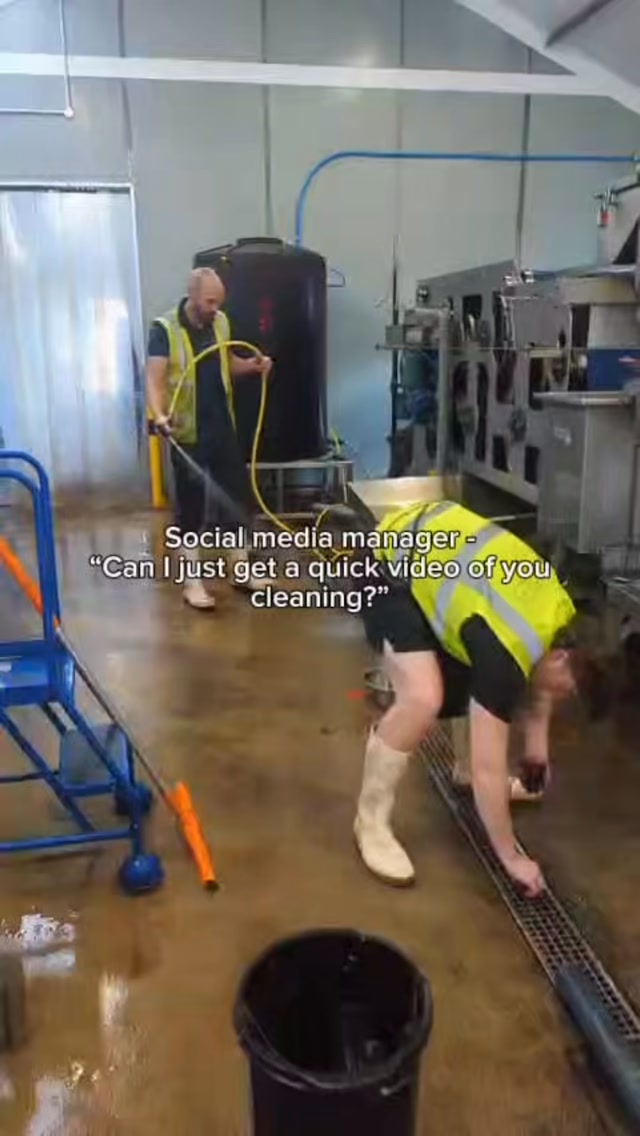 The struggles of trying to film content with a bunch of grown men whoโd rather be pressing fruitโฆ ๐๐
Me: โCan I just get a quick video of you cleaning?โ ๐ฅ
Them: ๐ฆ๐ฆ๐ฆ
Apparently this is their way of saying โstop filming us.โ ๐
Content creation at Owlet is never dullโฆ and yes, the camera person survived. ๐๐ง