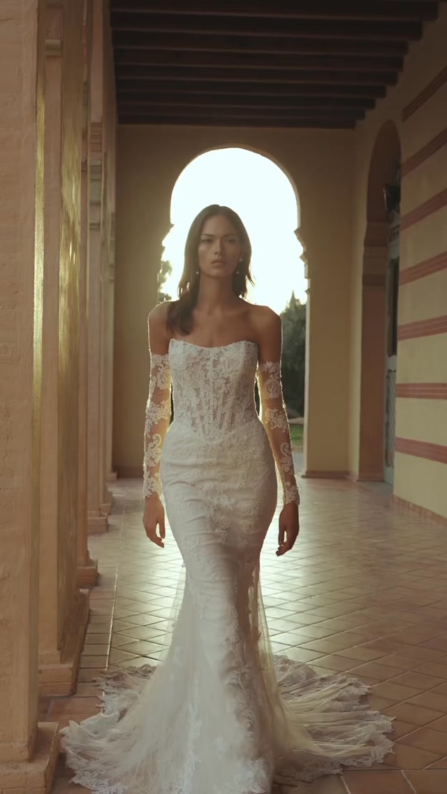 ENZOANI BLUE 2027 ✨
Our beautiful 2027 collection from @enzoani has arrived in store.
Bringing romantic silhouettes, exquisite detailing and contemporary elegance. Are you an Enzoani Bride?
Book your appointment today - link in bio ✨
#theivorylounge #2027bride #2028bride #devonbride #cornwallbride