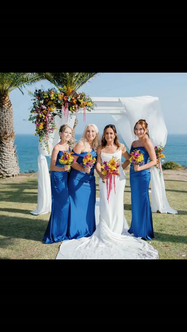 Gorgeaus Bridal party😍
#bridebouquet #weddingsabroad #algarveweddings #casamento #casamentodesonho