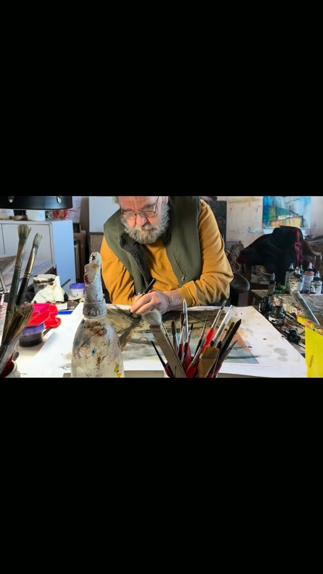 Inside Ralph Bakshi’s studio, where nothing is too old, broken or forgotten to become art.
At 87, legendary animator and artist Ralph Bakshi is still creating — painting, hammering, layering and transforming found objects into one-of-a-kind art constructions.
Decades after Fritz the Cat, Heavy Traffic, Wizards and The Lord of the Rings, the same restless imagination is still at work.
This is Ralph Bakshi now. Still making. Still experimenting. Still creating.
#RalphBakshi #Contemporaryart #OriginalArt #AnimationArt #AmericanArtist