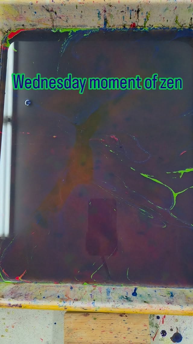 #localstudio #floatingpaint #majikalmarblingreveal #spooky #wednesdaymomentofzen
