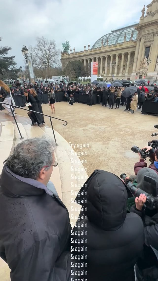 Un jour je serais de l’autre côté des barrières pendant les paris Fashion week🤞🏻❤️🔥
E-book « comment faire de la photographie ton métier »disponible sur mon site internet en bio !
#photographelyon #photographeparis #photographemode #photographemodelyon #photographemodeparis