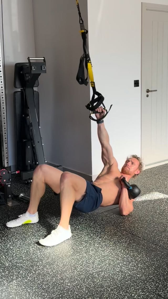 This move hits most of your upper body ๐ฎโ๐จ
โ
Chest
โ
Shoulders
โ
Lats
โ
Biceps
โ
Triceps
โ
Forearms
โ
Obliques
Plus the added lower body benefit of strength & stability โ
Aim for speed on the upward phase ๐จ๐จ
Then control on the lowering phase ๐ข
Have you tried this move yet? ๐ค
#trx #trxsuspensiontraining #trxtraining