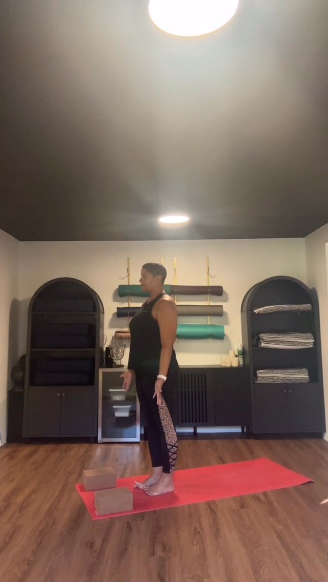 Remember to use blocks to support, enhance or challenge a pose.
#blackyogateacherclt #rocketyogaclt #howtouseyogablocks