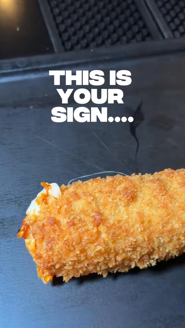Consider this your sign to order the MEGA Mozzarella Stick. 🧀🔥
Because when it comes to cheese pulls, bigger is ALWAYS better. 🤤
Only available at 📍Burgerology. 🍔