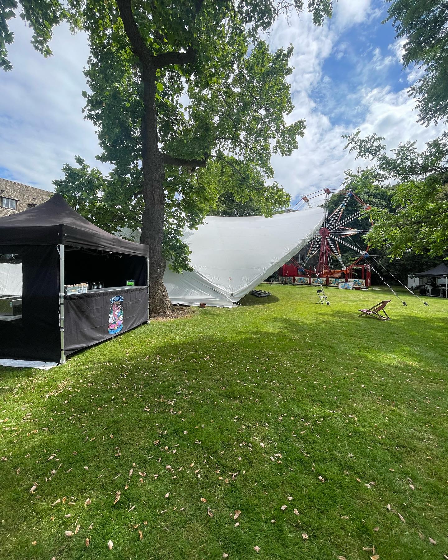 Many thanks @worcestercollegeoxford for inviting us to cater an incredible Summer Ball, served over 1,200 folks none stop dem loaded fries, amazing experience was an absolute pleasure. Many thanks again Sasquatch π₯π€π½
#sasquatchlodge #beefcheeks #smokedmeat #brisketboudin #sausages #barbacoa #bbq #bbqlover #bbqtime #houbbq #bbqporn # b b q #bbqplates #bbqlife #bbqislife #bbqlifestyle #bbqing #bbqn #barbecuing #barbecuetime #bbqweather #bbqsmoker #bbqaddiction #bbqaddict #bbqideas #bbqsecrets #bbqdinner #bbqday #bbqfam #bbqparty