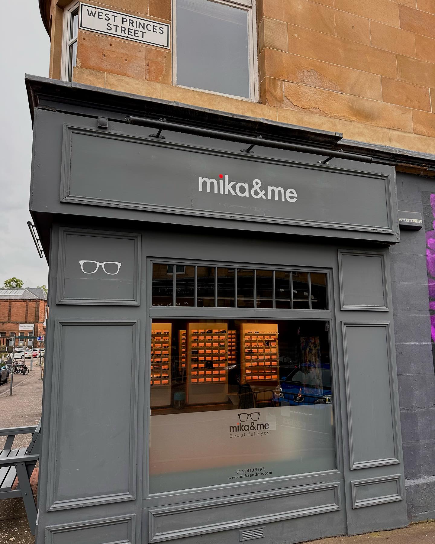 Happy Friday! Treat yourself and come on down for some spontaneous shopping! 🛍️
•
•
#mikaandme #beautifuleyes #vbeyewear #dior #celine #celineglasses #fendi #thelios #gucci #guccisunglasses #tomford #tomfordeyewear #glasgow #glasses #sunglasses