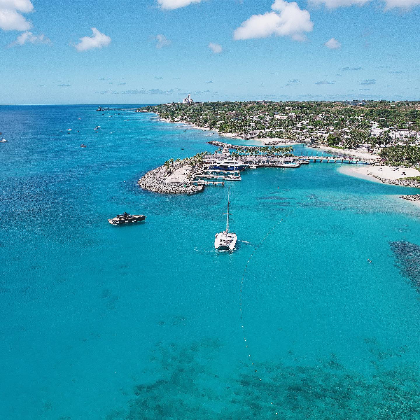 Who fancies anchoring off in these crystal clear waters?
One of our favourite charter spots on the 📍West Coast
#365yachtcharters #yachtcharters #yacht #boat #charter #onthewater #yachtlife #boatlife #visitbarbados #luxury #carribeantravel #barbados
