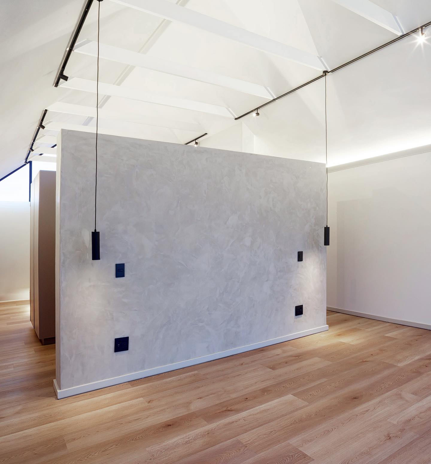 House N.
-
Bedroom Moments.
-
@thermorydesign
@spaziolighting
@comoflooring_
@paintsmiths_sa
-
#architecture
#architecturedesign
#architecturelovers
#residentialdesign
#residentialarchitecture
#interiordesign
#architecturesouthafrica
#bespokedesign
#visiarchitecture
#visidesign
#houseandhome
#houseandgarden
#houseandleisure
#southafricanarchitecture
#southafricandesign