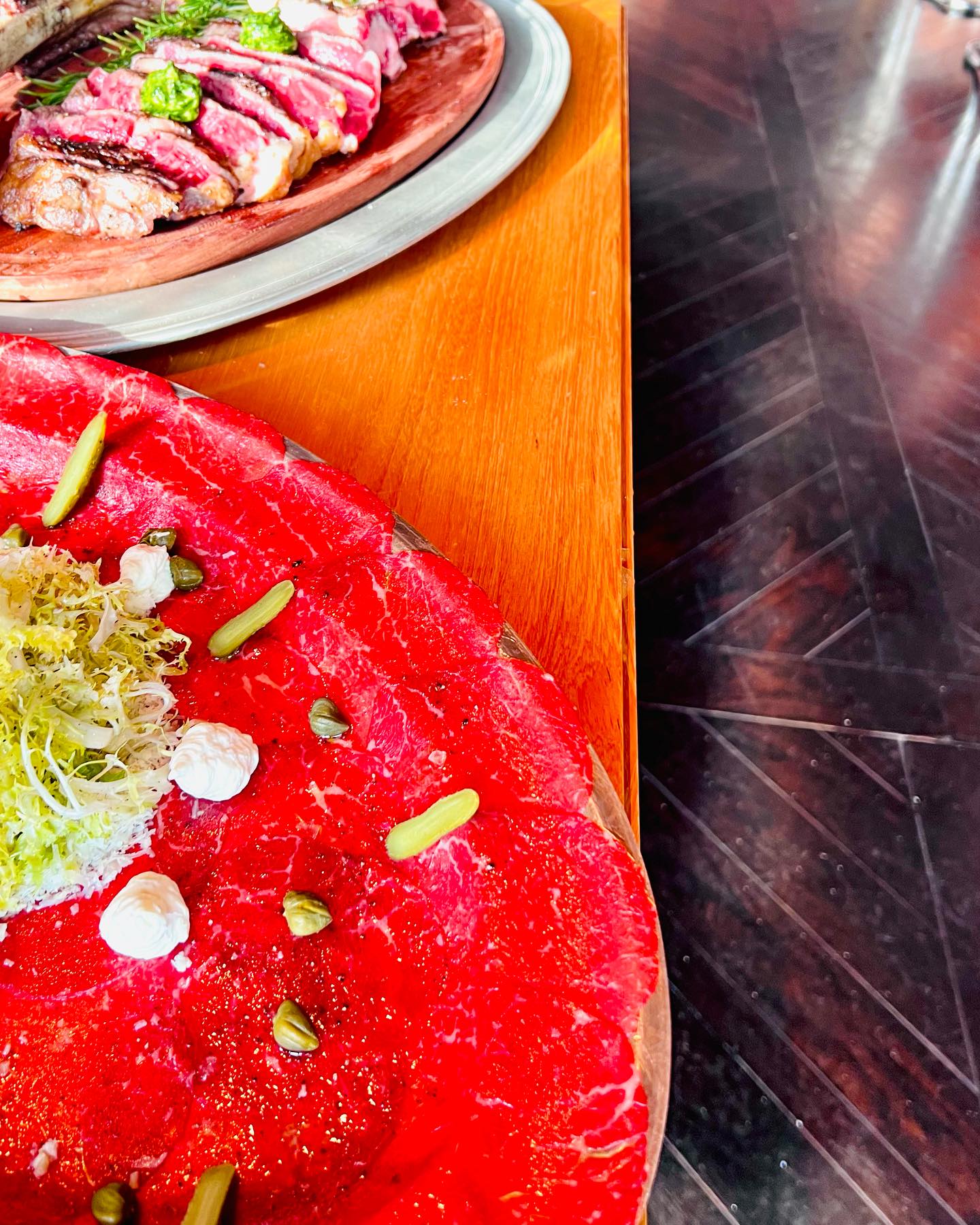 Deliciously satisfy your beef cravings with the finest selection of beef cuts @creekstone_farms @butcherandstill @fsabudhabi