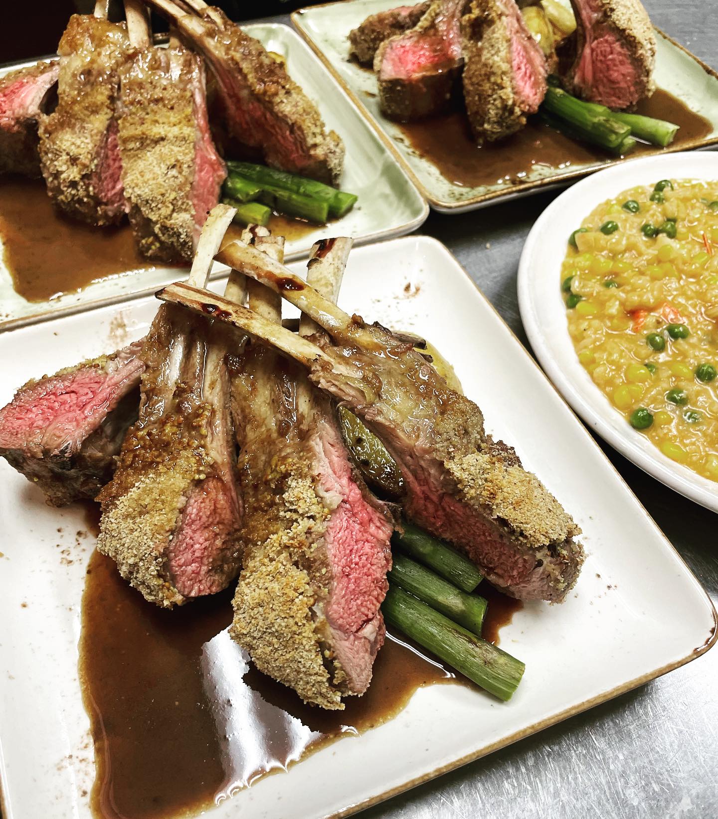 Crusted Rack of Lamb @copperkettlecafe #copperkettlecafe #hartsdale #scarsdale #eaaaaats #westchester #westchestercocktails #westchestereats #comfortfood #dobbsferry #edgemont #hartsdaleeats #foodporn #copperstyle @resy #rackoflamb