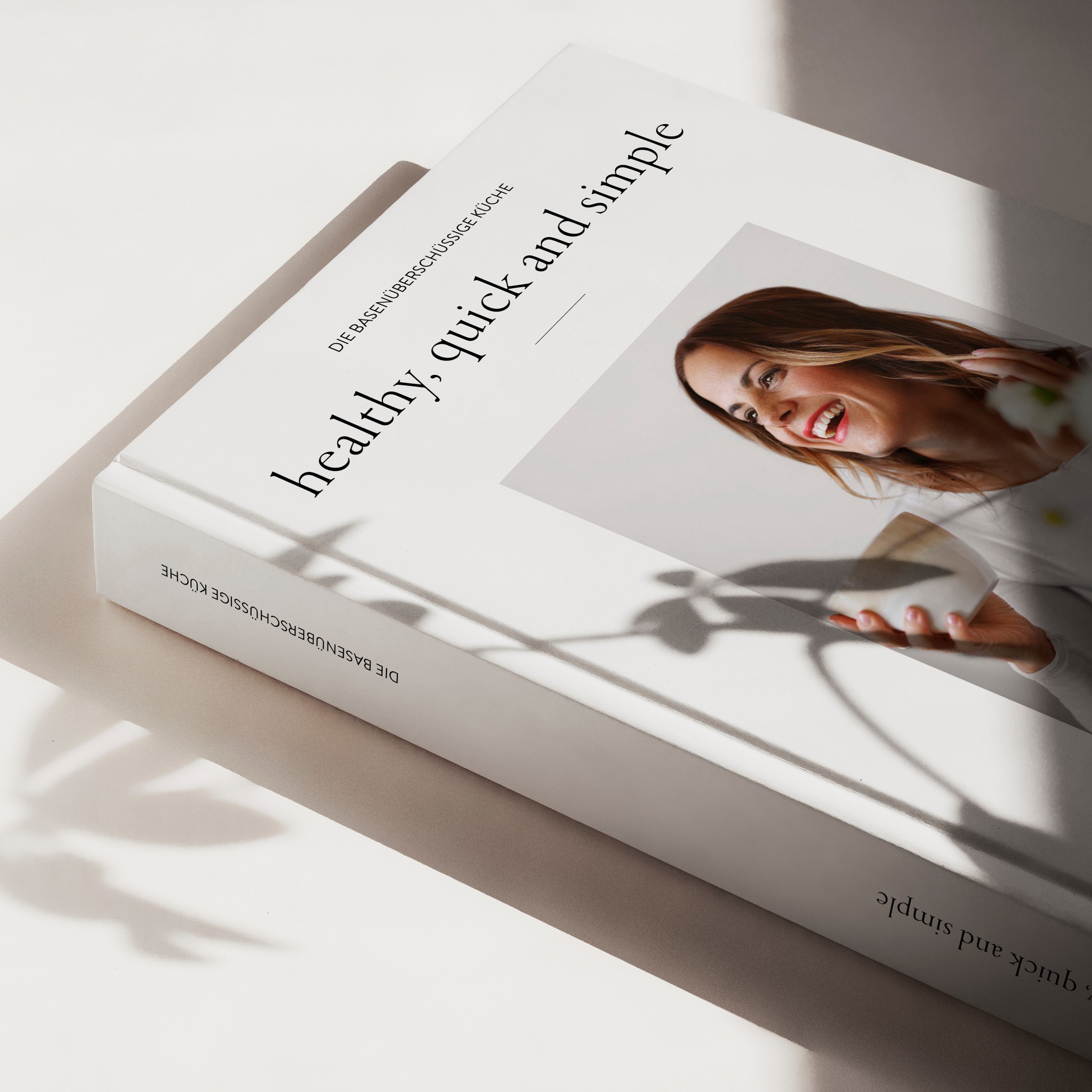 Immer noch ganz verliebt in dieses wunderschöne Kochbuch, welches ich für meine liebe @sabrina_stierli erstellen durfte. ❤
#kochbuch #basisch #basischeernährung #design #corporatedesign #branding #logodesign #logo #kochbuchdesign #printdesign