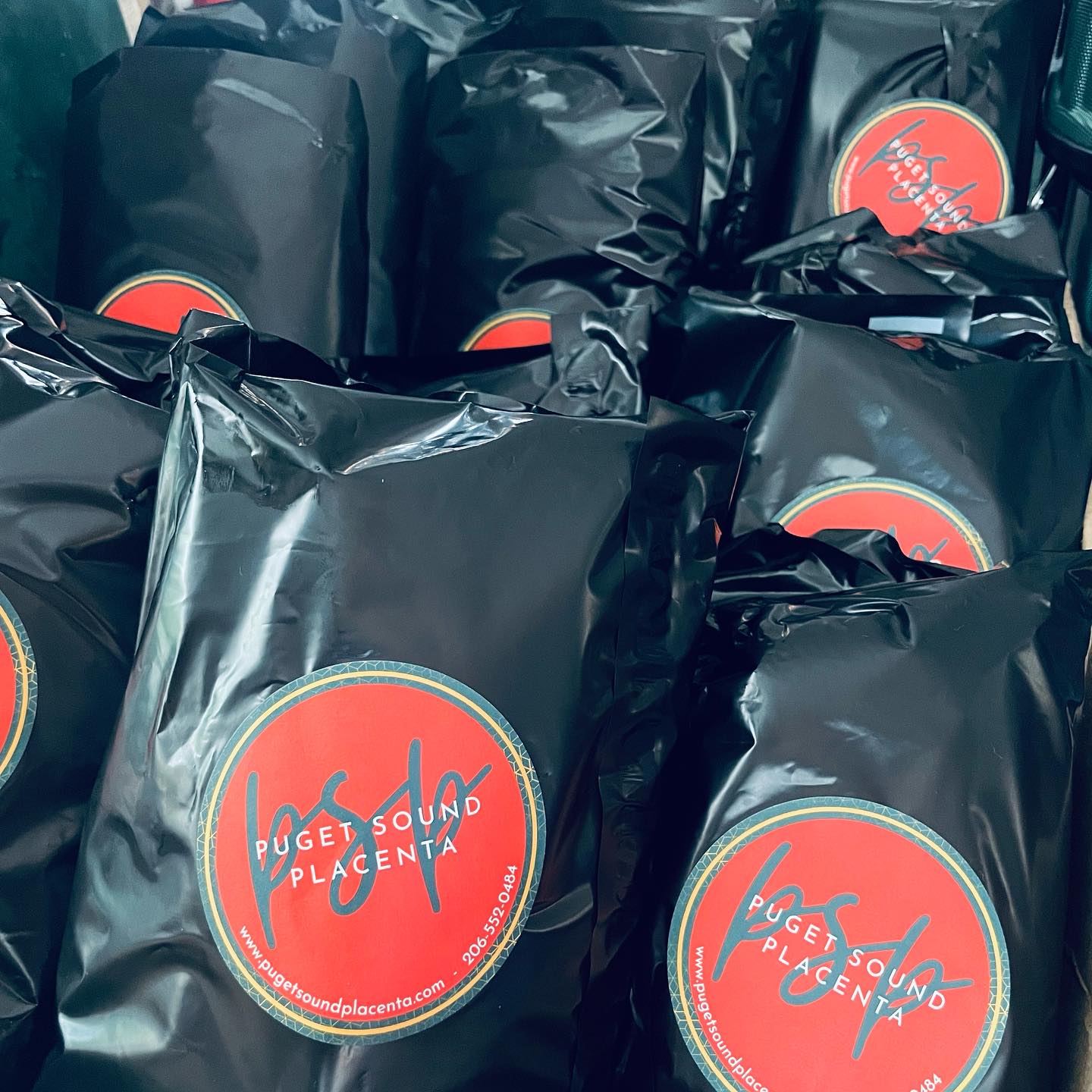 New transport kits getting ready to head out! (My kids think they look like cool/fancy coffee bags lol)
When booked at least three weeks in advance of the due date, in addition to our turnaround, guarantee, every family gets a transport kit as well! It includes a handy dandy transport cooler plus the digital welcome and instruction packet!
We serve ALL areas from Tacoma to Stanwood. Visit www.seattleplacenta.com to learn more now!
#prepingforbaby #theforthtrimester #abetterpostpartum #seattlebirth #letthejourneybegin #placenta #placentaencapsulation #placentapills #tacomabirth