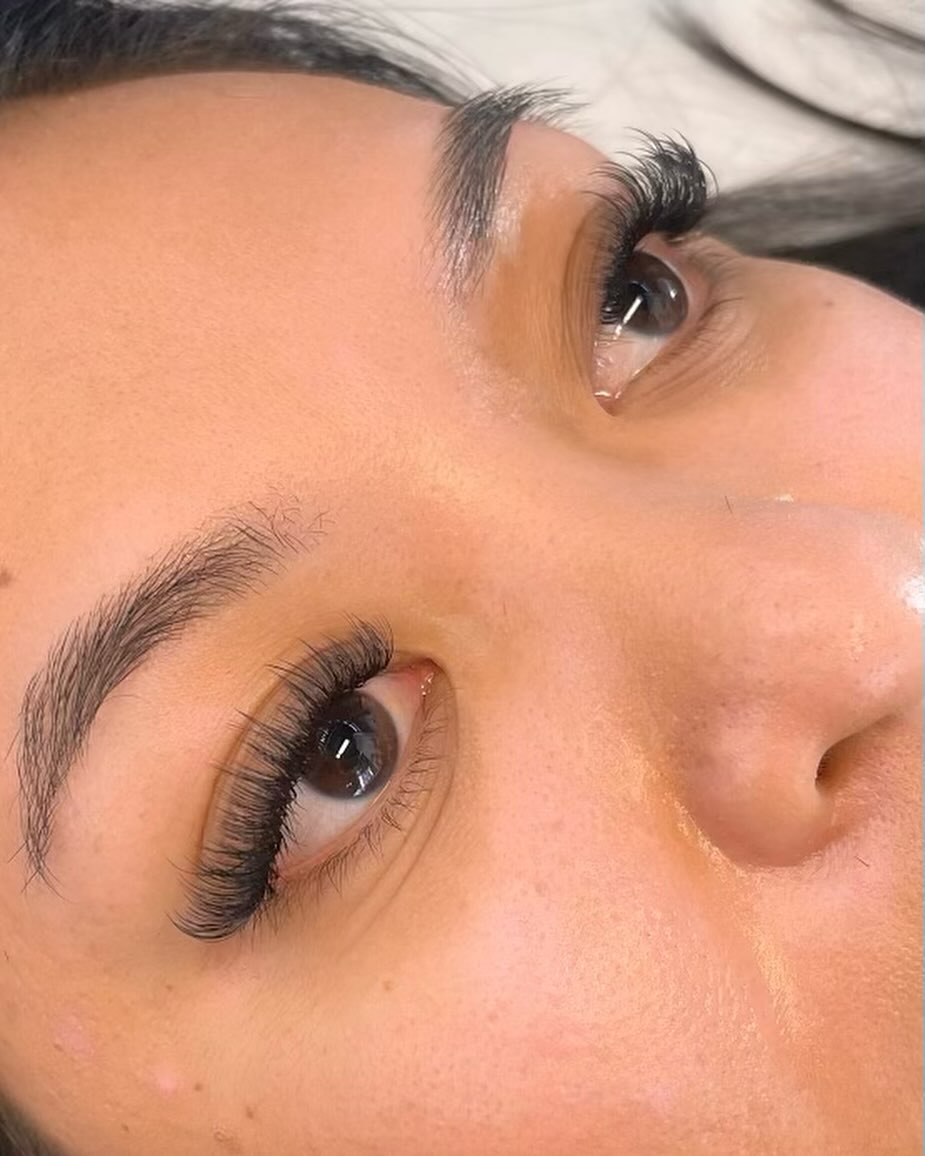 ✨wispy hybrid✨
I’m just here to enhance those beautiful eyes 🤩