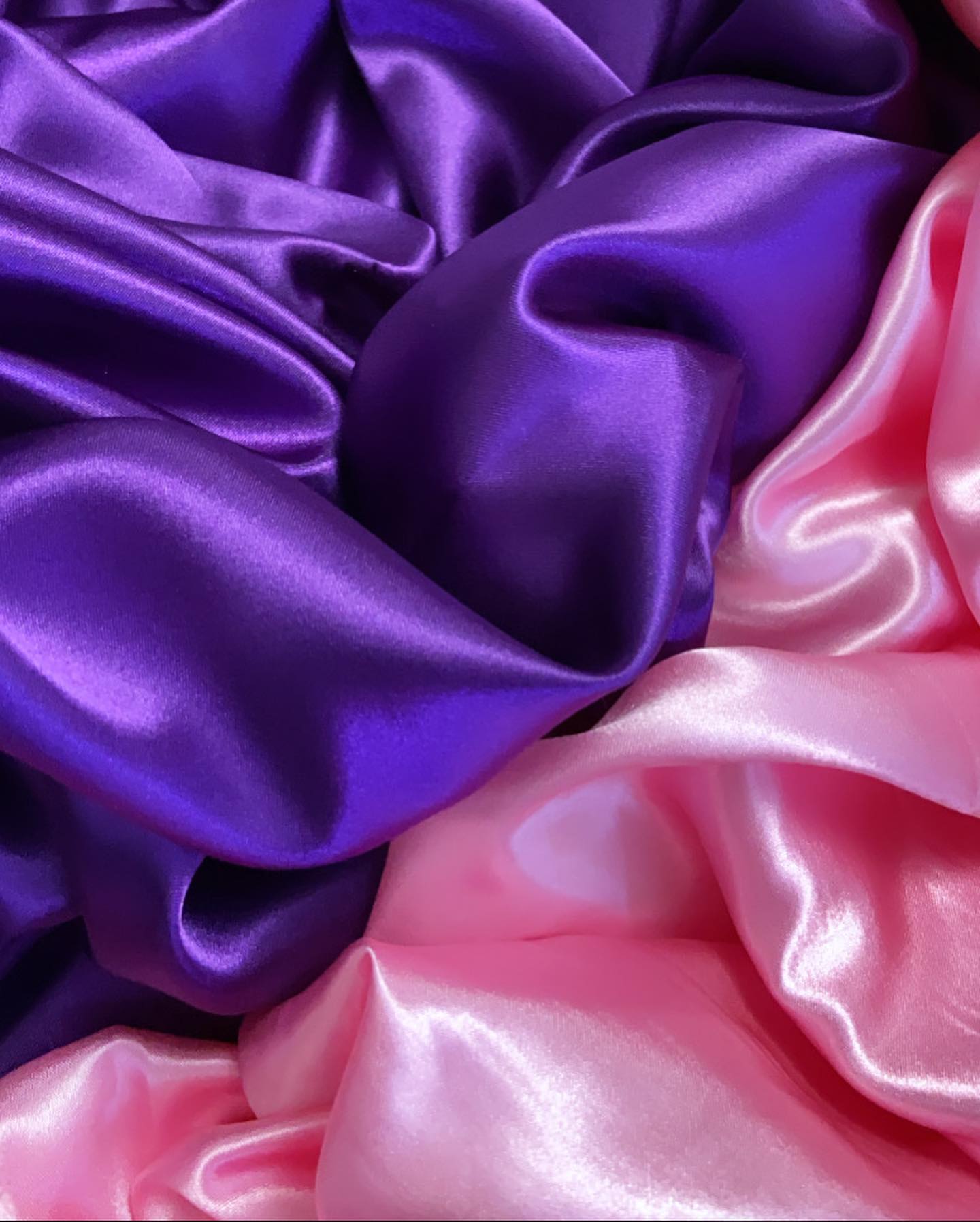 Indulge in the soft lusciousness of our Scrunchie fabrics, filled with dreamy pink and purple hues! ππ
#HairCare #SoftFabrics #DreamyPink #CottonCandy #Kaurtino
