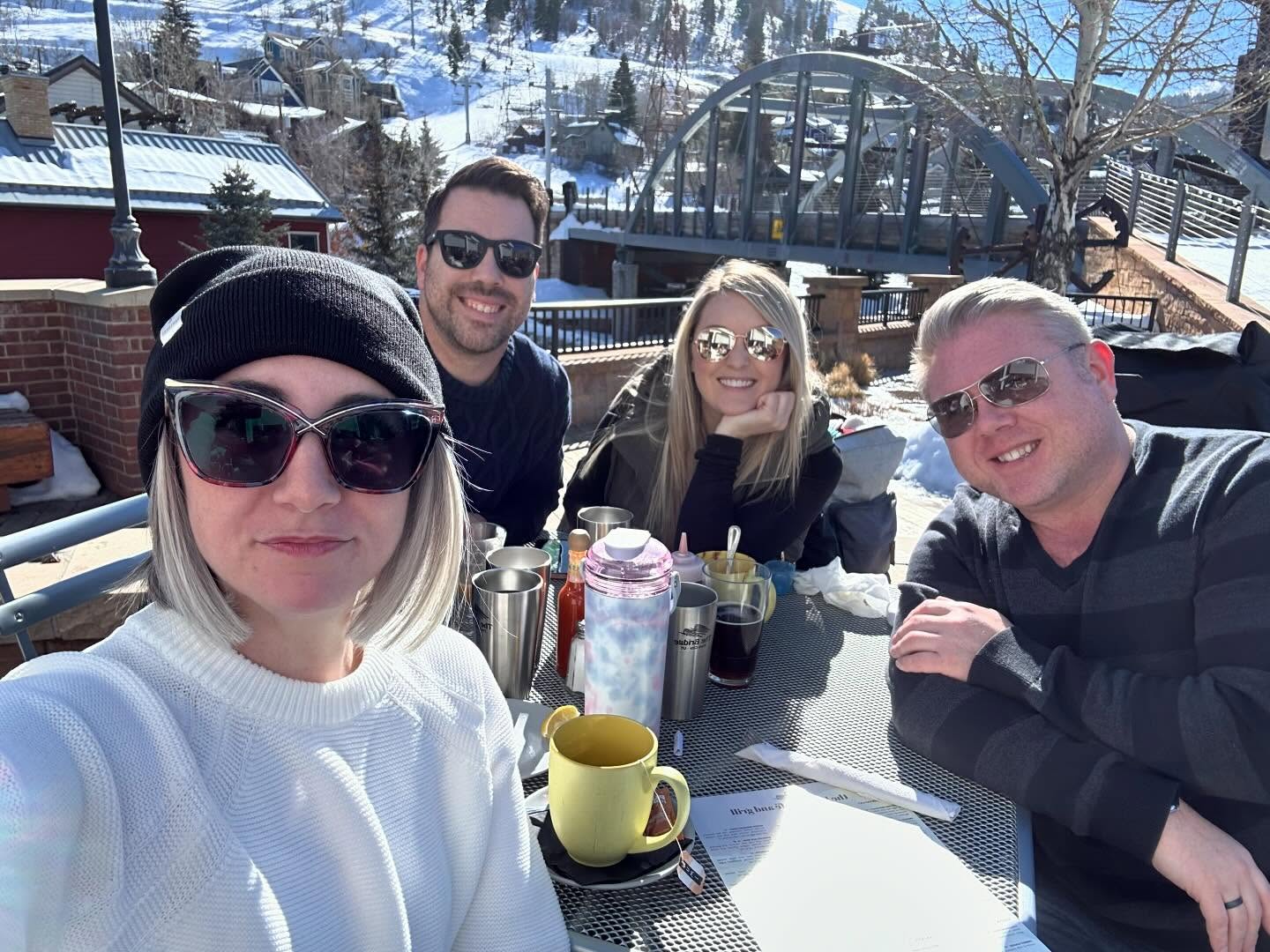 Thanks to @annakaelinmusic and @gregghammer for hosting @tinydancer_xo and I for a stupendous week here in #slc
Great times hanging with great people and having truly great fun!
#utah #friends #skiing #solitude