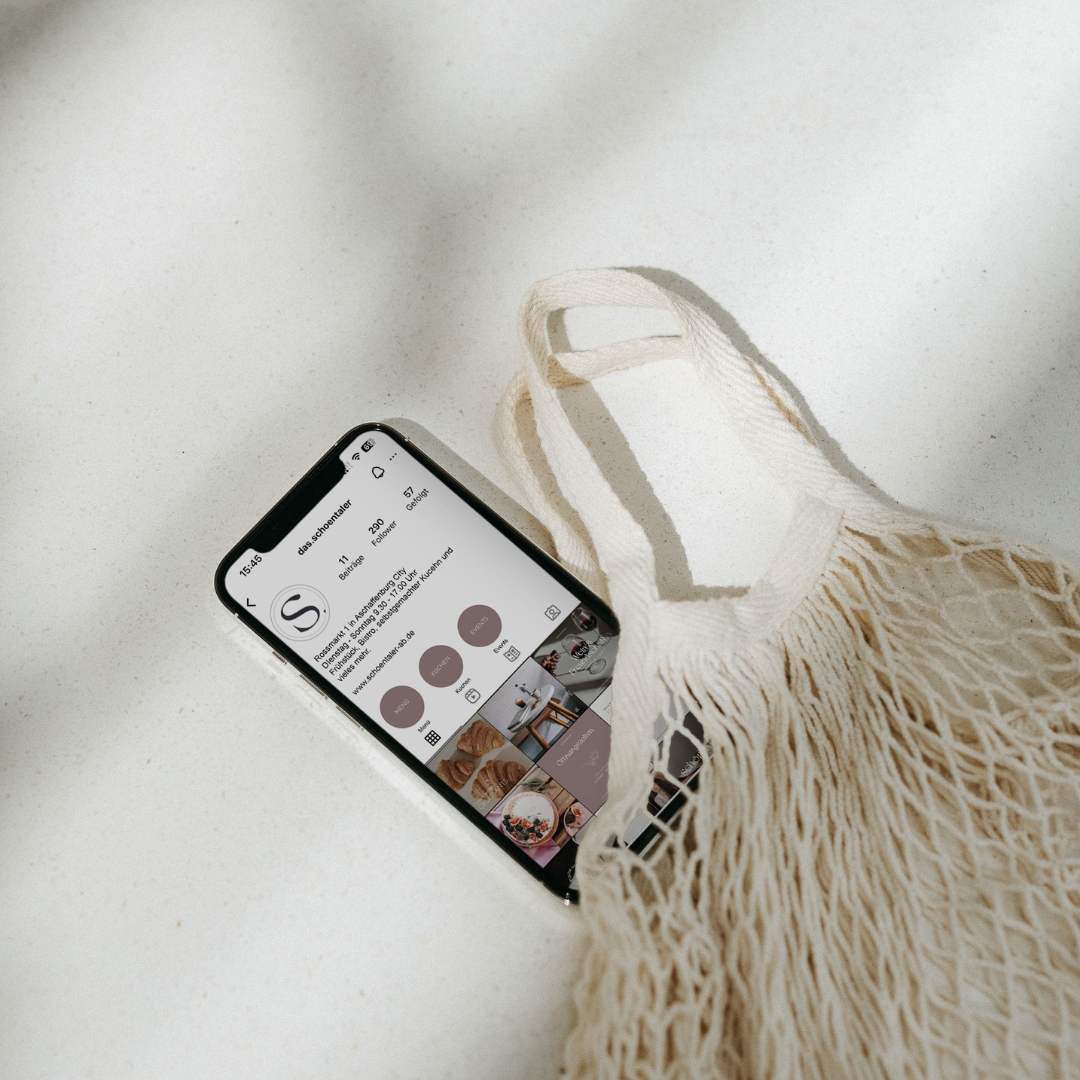 Social Media Design für das SCHÖNTALER | Kuchenmanufaktur | Café | Bistro – Eröffnung März 2024 🤍✨
#branding #socialmediacontent #corporatedesign #cafè #bistro #startup #unternehmen #newbusiness #designinspo #socialmediadesign #contentcreation #brandbuilding #socialmediagrowth #branddesign #logo #logodesign #logoinspiration #brandidentity #logodesigns #brandingconcept #logofolio #submark