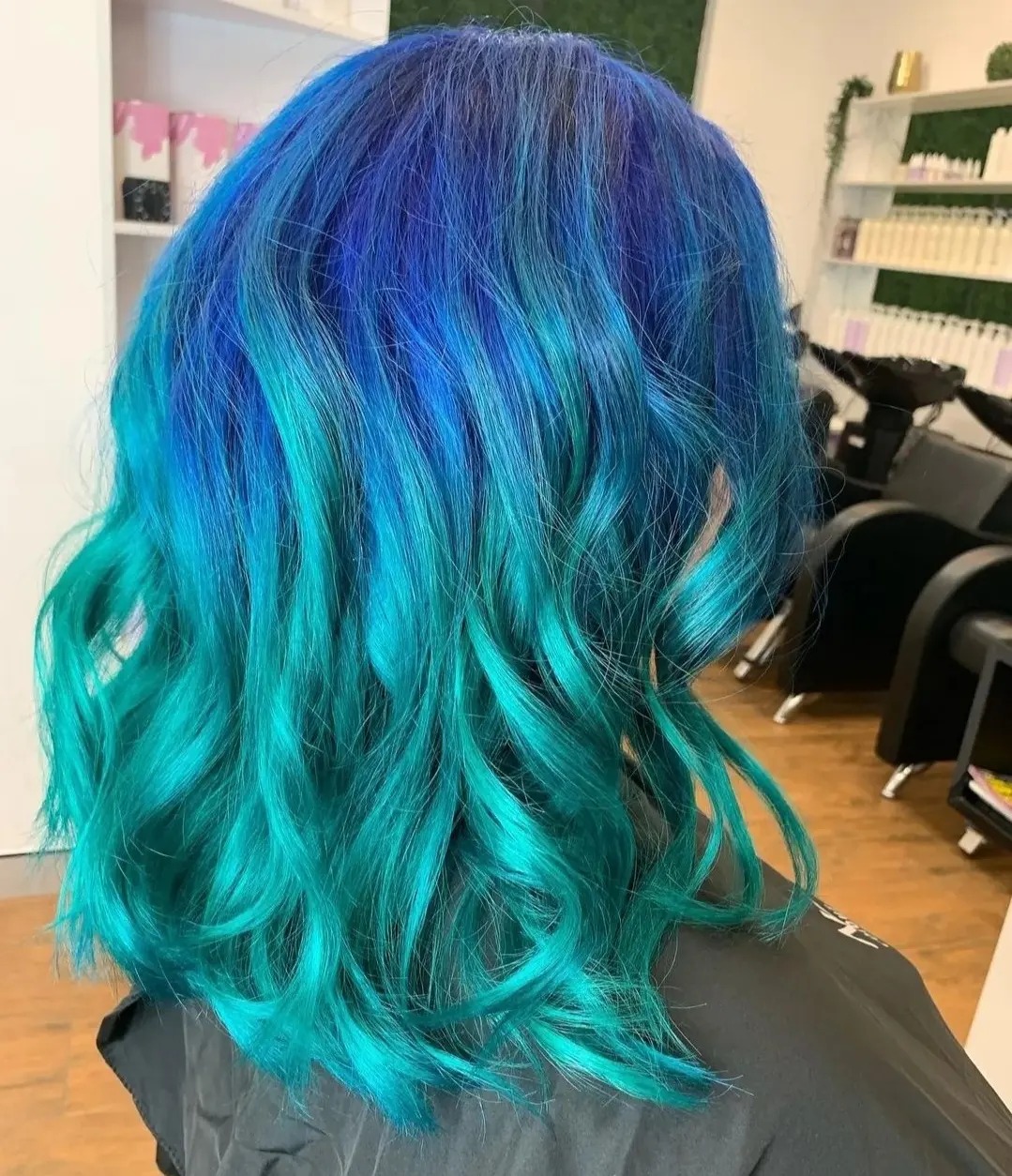 10 hours of salon pampering to achieve Ash's transformation!!!! 😯🥰👑
Ash was black for years. Past visits we we're adventurous & added soft caramel foils.
This visit we went WILD with stunning blue dream hair 💙🧞♀️
Colour made possible using @manicpanicpro 🎨
---> Swipe right for before --->
....
From trims to transformations,
We appreciate you! ❤️
Book with the team that cares,
Ph: 38209818
Book Online: via link in bio
We look forward to your visit x
