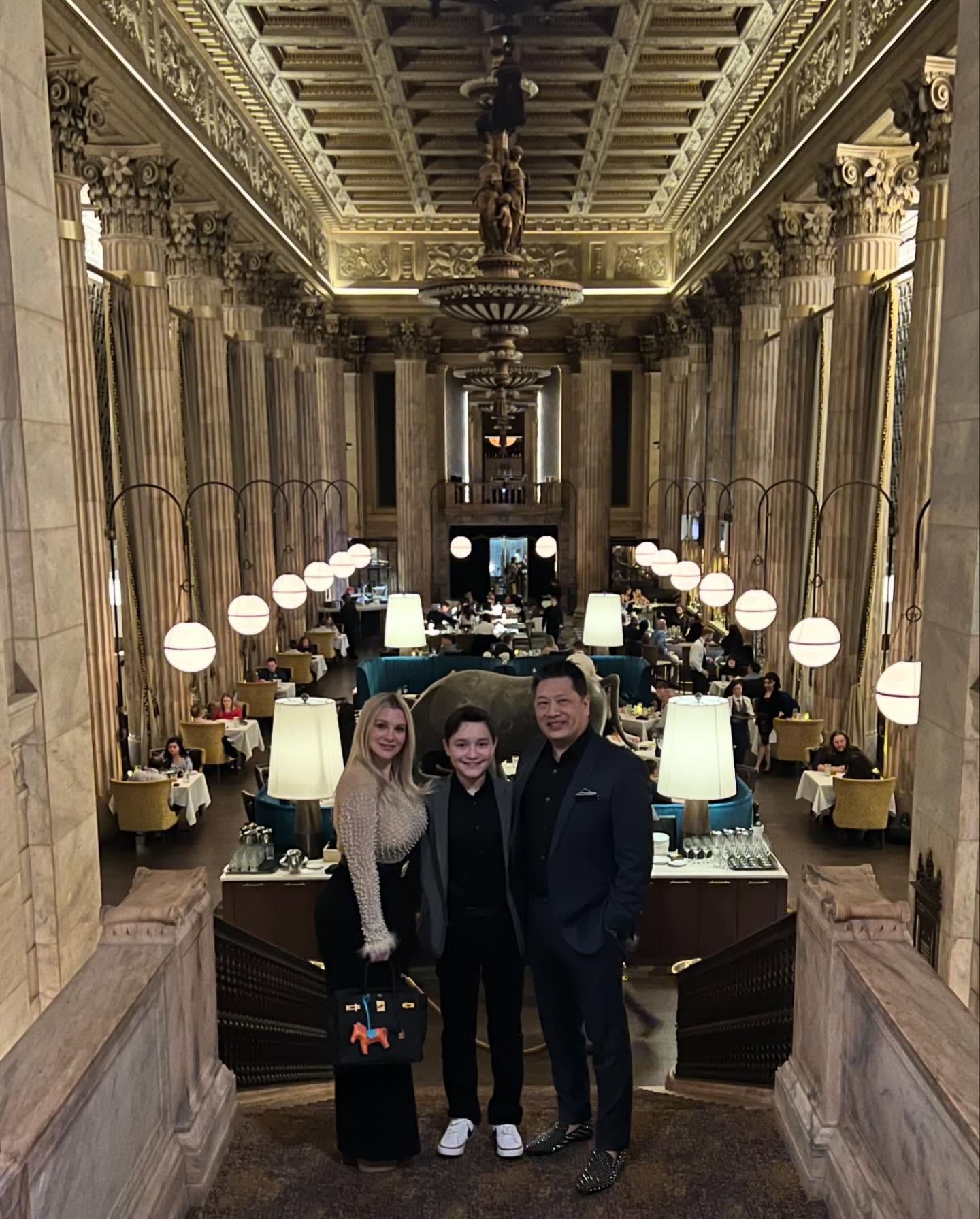 Had a great birthday dinner somewhere new 🤩
Restaurant: @marbleroomcleveland
#anotheryeararoundthesun #family #cleveland #steakhouse #sushi #seafood #birthday #golden #pittsburgh #pittsburghdentist #cosmeticdentist #dinnertime #hbd #luxurylifestyle #foodporn #placetobe #mustgo #birthdaydinner #loveit