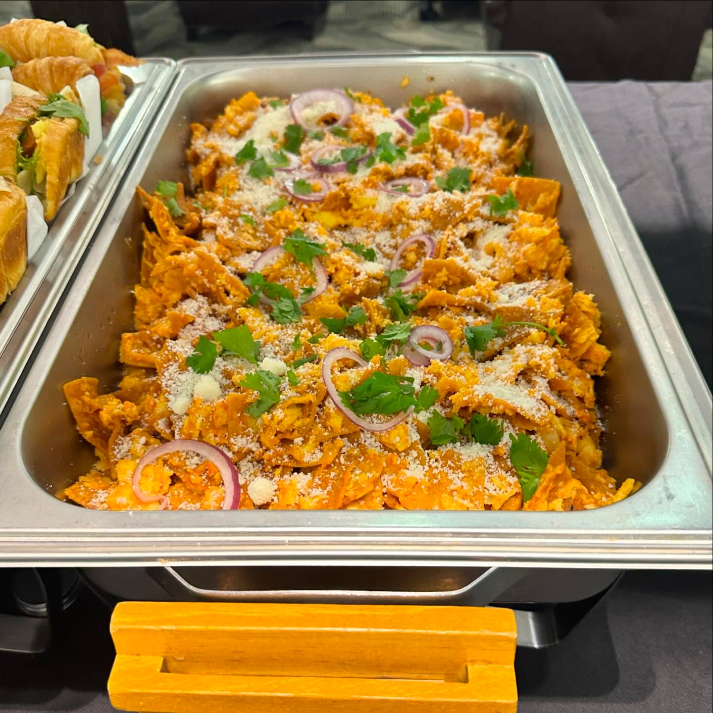 Imagine showing up to work to some delicious Chilaquiles! 🥘😋
Whether you’re looking for grab and go or full buffet options, Chef Gillys will take care of your needs anytime of the day. Need food at 6am, 7am? No problem!
Email us for more information!