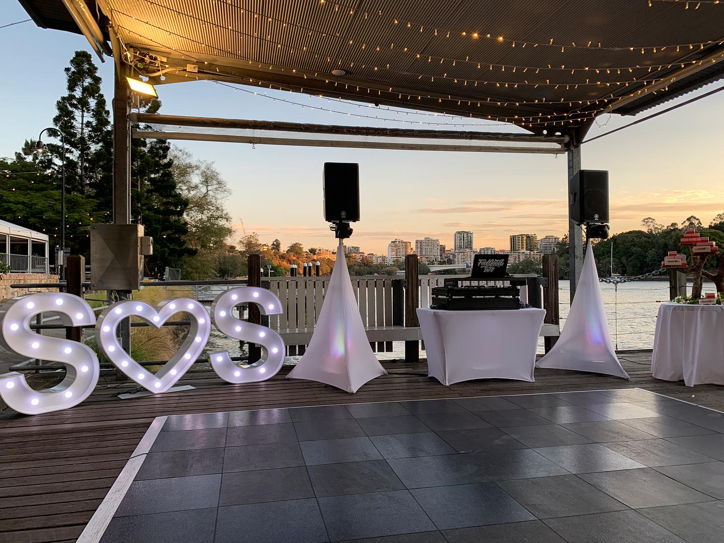 Looking back on the wedding of Sarah & Sam the memory that instantly stands out is not what a beautiful day it was beside the Brisbane River but a special request that the bride & groom had to surprise their wedding guests…
They requested us play a personalised message for their guests from celebrity Ross Newth as they arrived to the wedding reception.
Who is this famous person? You may not see Ross on the red carpet but you will know him if you have ever taken at trip on a QLD train. It is Mr Newths voice that announces the train stops 🗣️
Sarah & Sam had commissioned Ross to create a special message for their guests to let them know they had arrived at their “destination wedding reception”
When it was heard over our speakers the crowds reaction was priceless & we absolutely loved playing this celebrity sound byte for our newlyweds 🔈
If you to have an idea to make your wedding fun & unique Feel Good DJs would love to help out 🚊