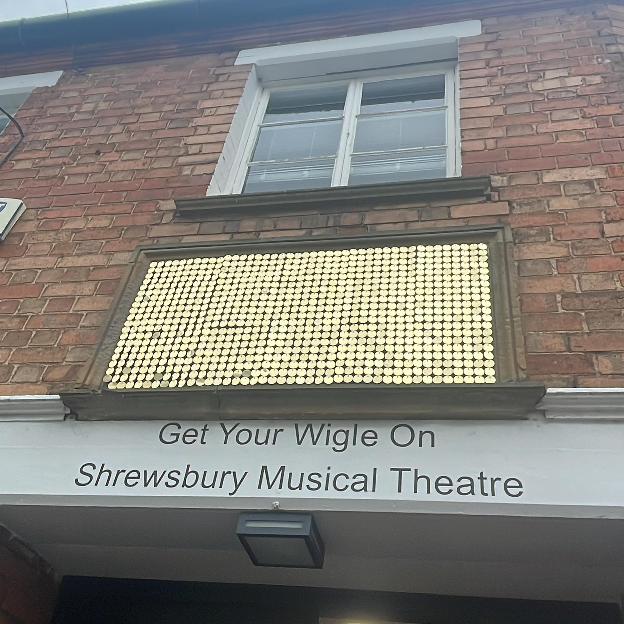 Don’t forget… CHOIR IN THE SHIRE has moved to the @getyourwigleon quarry studio on Monday nights!
See you this evening 🎶
#lovelife #shrewsbury #shropshire #shroparts