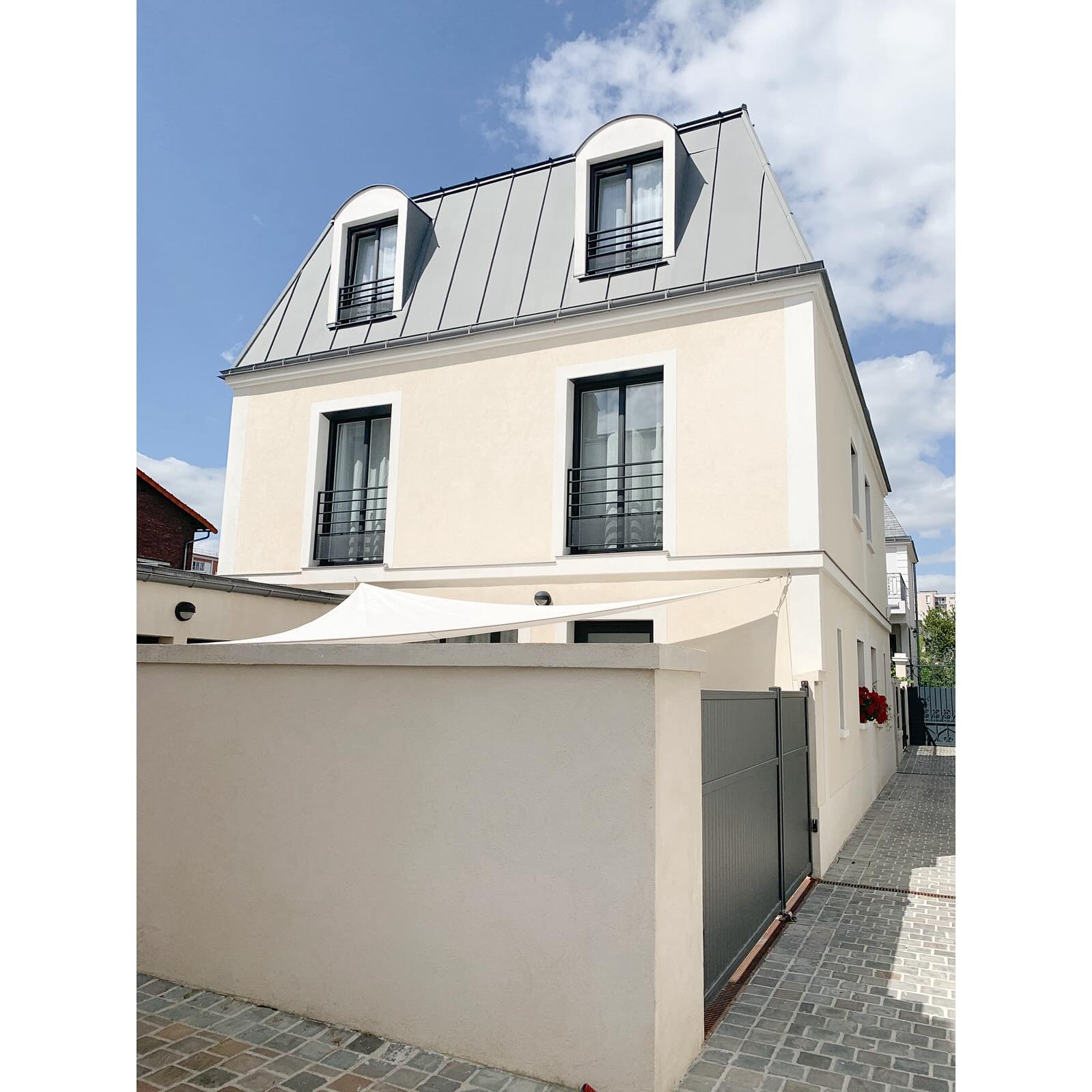 Projet_kar
#architecture #habitatindividuel #photooftheday #abmarchitecture #projet #3D