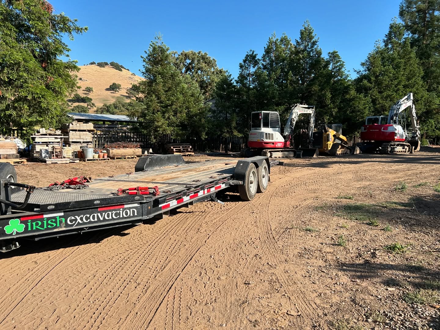 All lined up for the next job! @irishexcavation #irishexcavation #canyoudigit #septic #septicsystem #excavation #takeuchi #tb2150r #tb257fr #caterpillar #cat289d3 #blessed #thankful