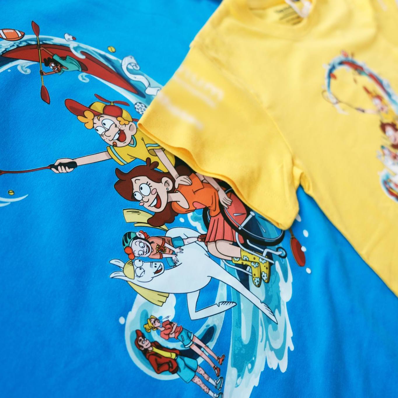 Fürs «Kids Camp» von @rollstuhlsportschweiz durfte ich ein neues T-Shirt-Motiv designen, dabei sollen die Rollikids, Sport, sowie auch das Angebot des «Kids Camp» im Vordergrund stehen. Für die Kids gab es eine gelbe Version, für die Helfer*innen eine blaue. Es war eine riesige Freude, für das «Kids Camp» designen zu dürfen, denn ich finde die Veranstaltung unglaublich toll 🤩!
Vielen Dank für den geschätzten Auftrag!
.
.
.
.
.
.
@paraplegikervereinigung
@paraplegie
#auftraggeber #magpictures #magpicturesmultimedia #freelance #kunden #auftragsarbeit #freelancer #job #auftragsarbeiten #auftrag #multimedia #logo #logodesigns #logodesigner #multimediaart #freelancelife #kids #kidswear #KidsCamp #kidscamp #familie #family #familytime #rollstuhl #paraplegie #spinabifida #spz #rollstuhlsport #rollstuhlsportschweiz #lebenimrollstuhl