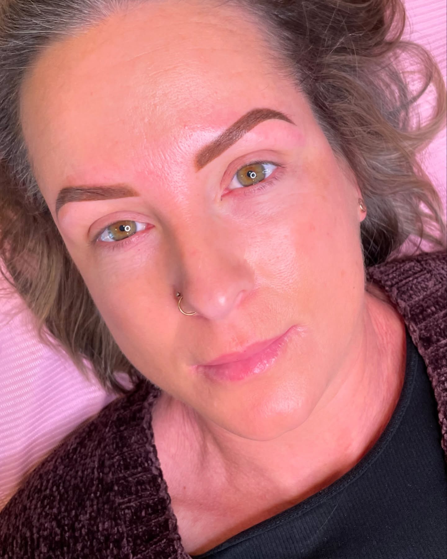 My lovely client came in for her brow touch up after almost 3 years! 💕 After assessing her brows, I recommended she wait a little longer as they were still looking great and quite pigmented. 💁♀️ I could have easily done a light touch up for a quick buck, but I always have your best interest in mind. So instead, we did a wax and hybrid tint to give some life back to her brows until the tattoo has faded more. By waiting a little longer, she will get an even better touch up later, without compromising her skin. Your trust and satisfaction will always come first! 💖 #browgoals #clientlove #puttingyoufirst
#brows #ombre #ombrebrows #browtattoo #tint #browtint #browstain #hybridtint #tintandwax