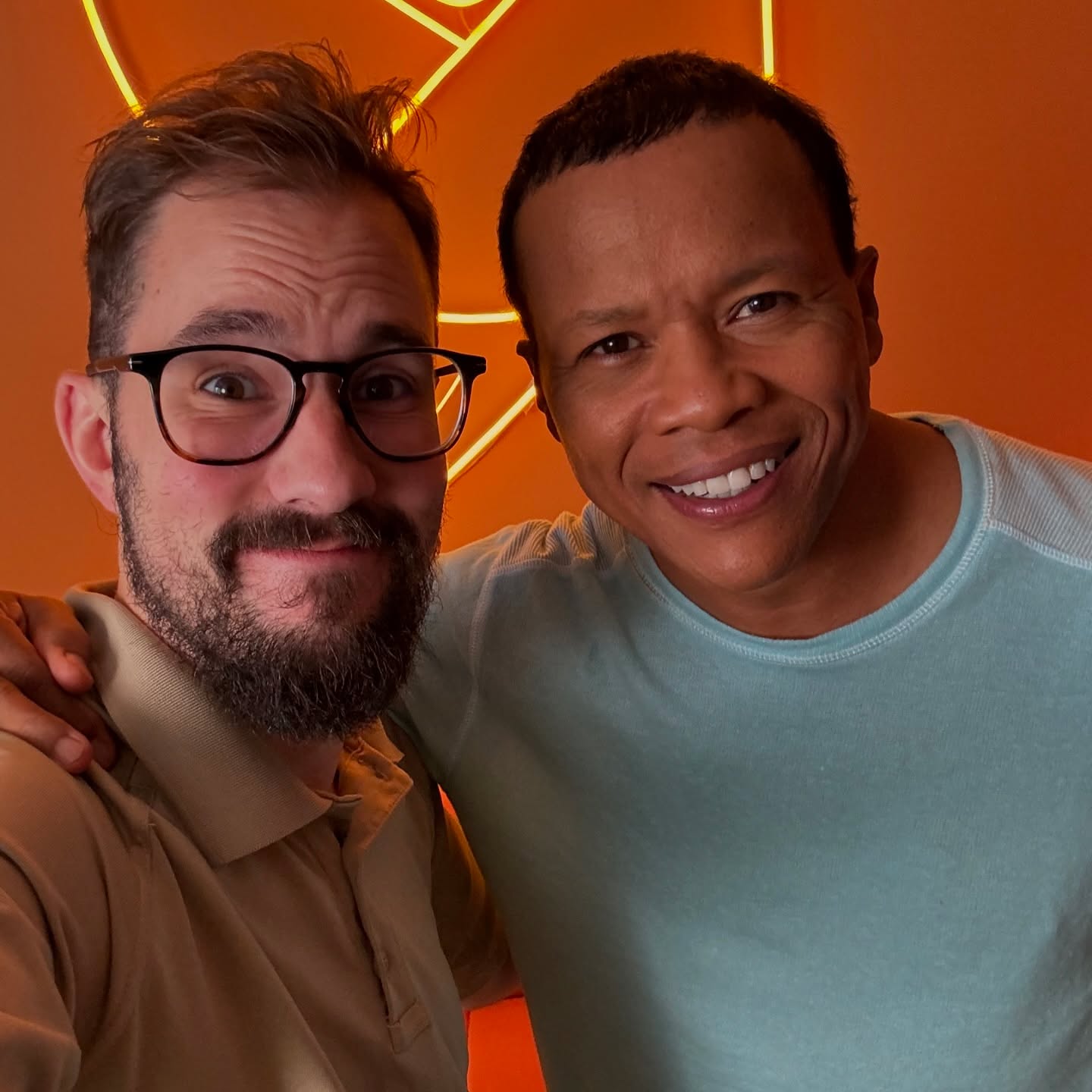 Such a fun day filming with comedian Dean Gaines at the Honest Fox HQ. We’re putting together a very special piece about our dear friend, James Gregory, that we look forward to sharing with you all soon!
#JamesGregory #standupcomedy #honestfoxcomedy