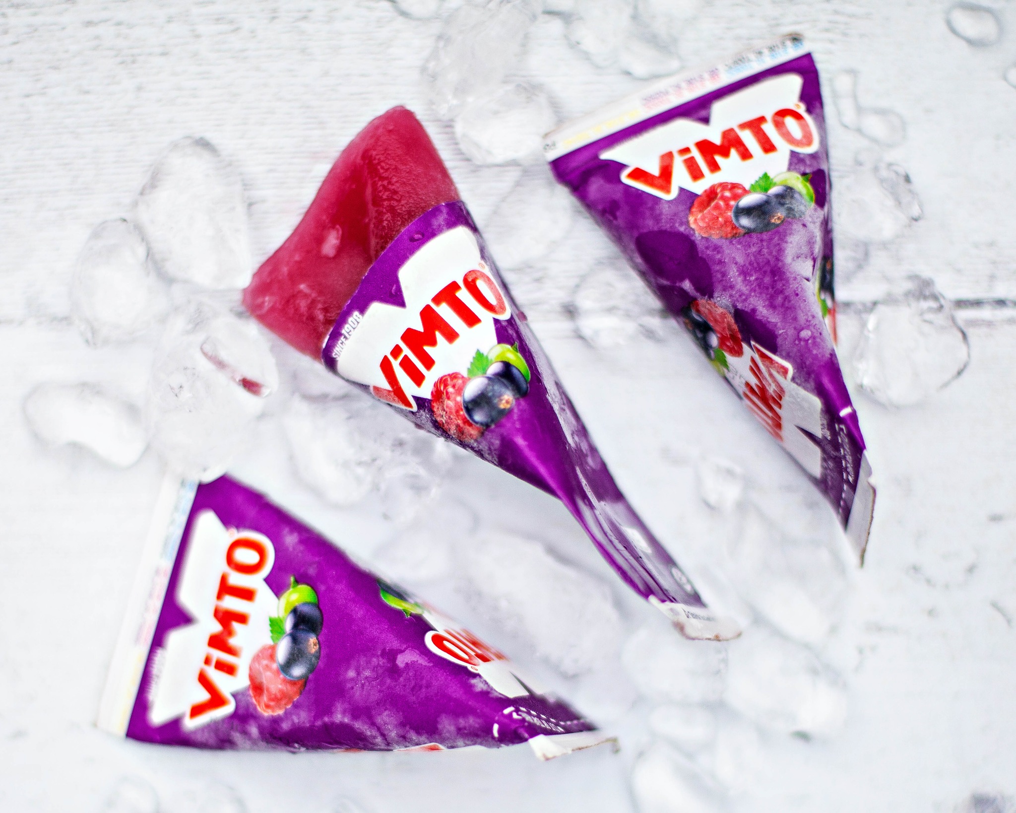 Feeling the heat? #SqueezeTheFreeze and get refreshed with #Vimto Eezy Freezy Pyramids
#EezyFreezzy #Eezy #FreezePops #SummerVibes #HealthySnack #Vimto