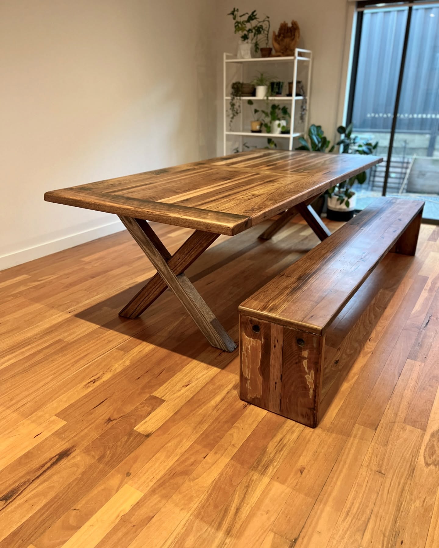 #timberfeelingfurniture #melbourne #dinningtable #table #recycledtimberfurniture #bespoke #handemadefurniture #madetoorder #recyclefurniture #recyclewoodfurniture #hardwood #messmatetimber #campbellfield