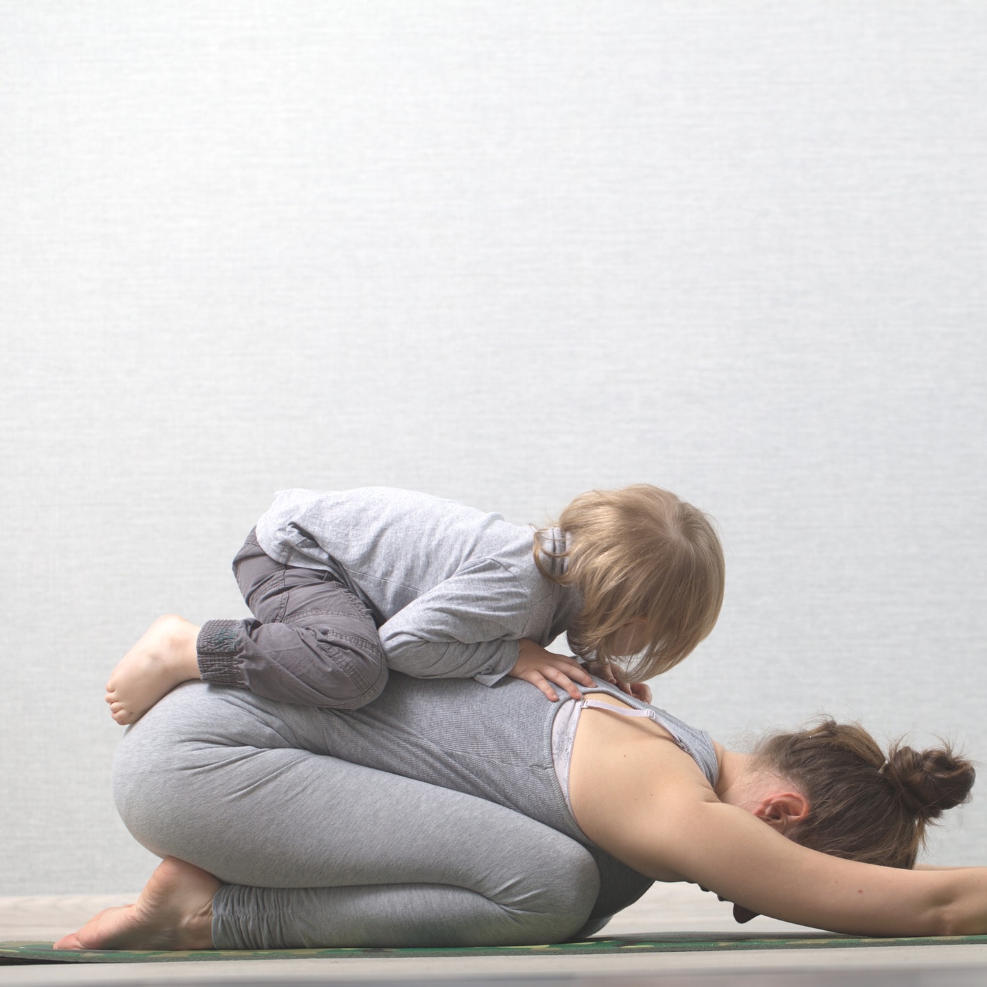 Mums and bubs 🤱🧘♀️👶
Have you recently given birth or have been thinking about adding to your exercise routine but not sure what to do with your little one? Come along and try our mums and bubs classes!
Delivered in a safe and inclusive space for mums and children to the age of two, our classes offer expert guidance from an Accredited Exercise Physiologist with low-impact exercises to increase core strength and support postpartum recovery. It’s also a great opportunity to meet other mums in your community while bonding with your bub.
Classes run every Monday at 9:45am.
Get in touch with our friendly team to learn more or to book in an assessment to join us!
📍 161 Eighth St Mildura
📲 03 5021 0337
📧 info@kineticep.com.au
.
.
.
#exercisephysiology #clinicalexercise #clinicalpilates #mumsandbubs #womenshealth #postpartum #postnatal #pregnancy
